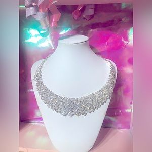 Stoned diamond necklace